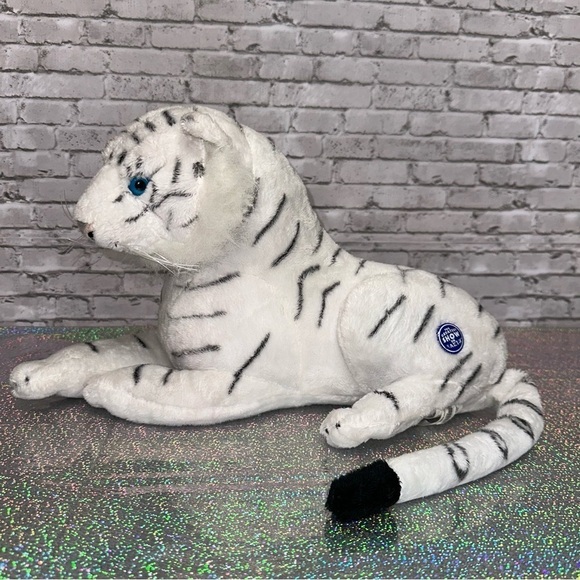 WHITE TIGER Greatest Show on Earth 17 in. Ringling Bros. Circus Bengal Plush Toy - Picture 3 of 11